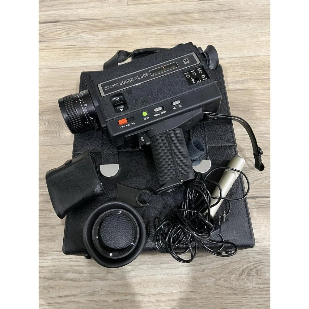 Sankyo Sound XL-60S Vintage 8mm Movie Camera w Case & Accessories untested